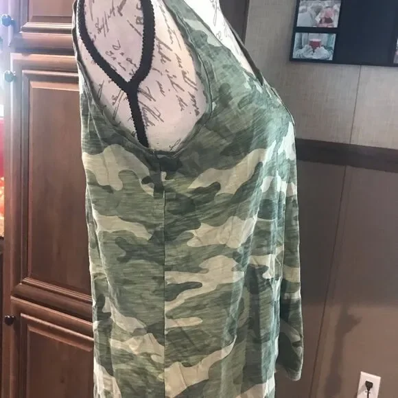 Old Navy Camouflage Tank Top Green Size Medium - Picture 6 of 12